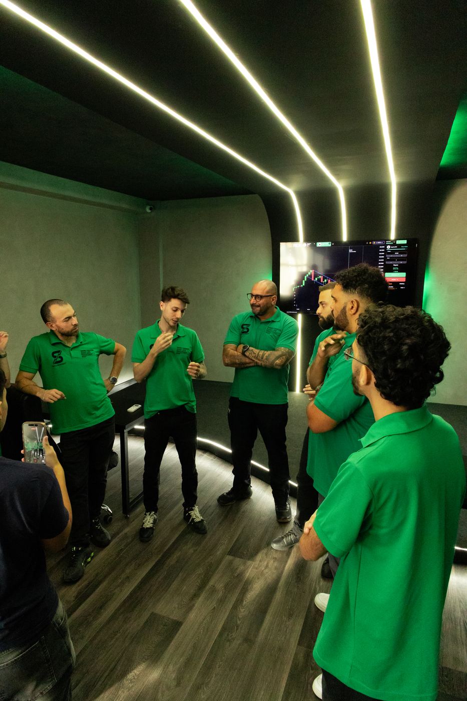 Equipe SIG em atividade na sala de operações